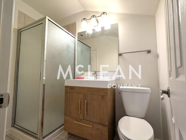 Building Photo - Calle Abronia