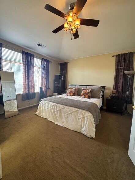Building Photo - 6593 Alyssa Dr