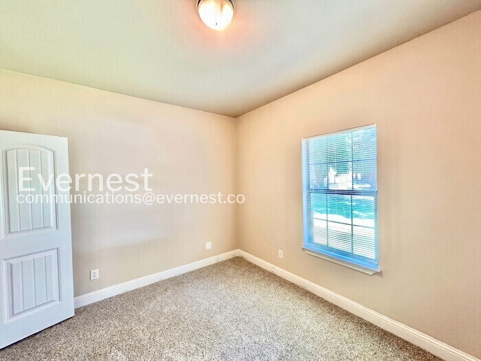 Building Photo - 3502 Edgewood St