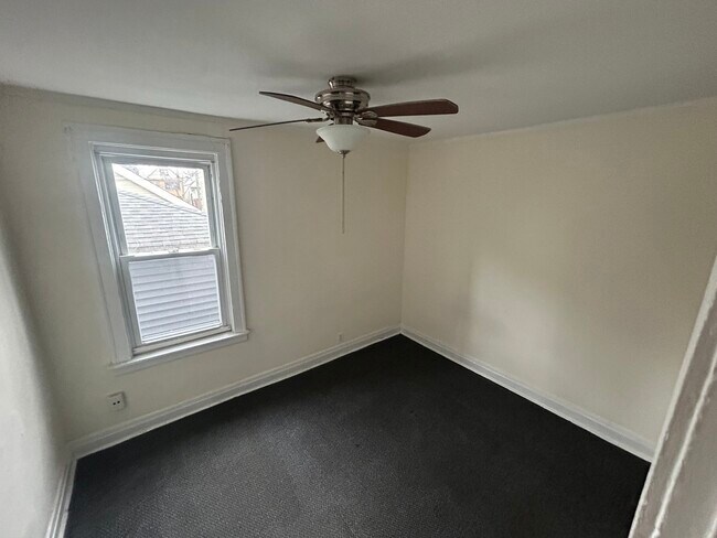 Building Photo - 4843 N Oakley Ave