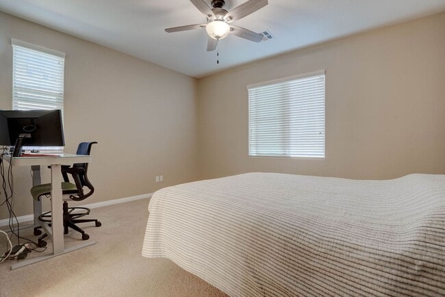 Building Photo - 10931 Sardinia Sands Dr