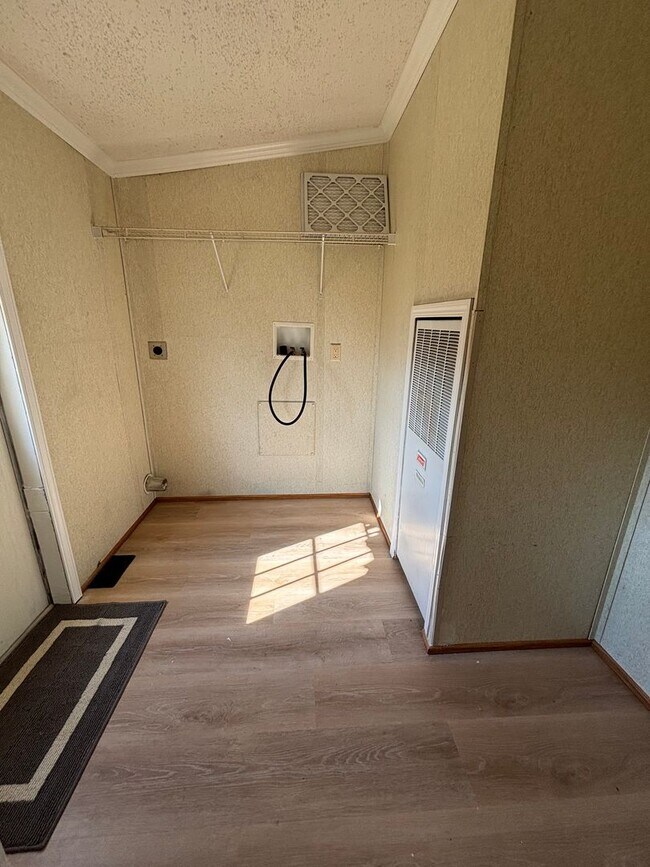 Building Photo - 3 Bedroom Blanchard Home - Just remodeled!