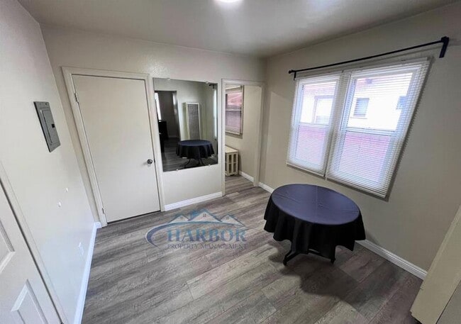 Building Photo - 782-786 W 18th St