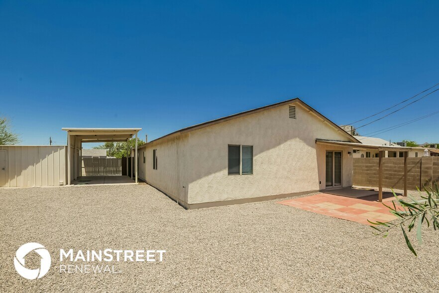 Building Photo - 401 N 111th Way