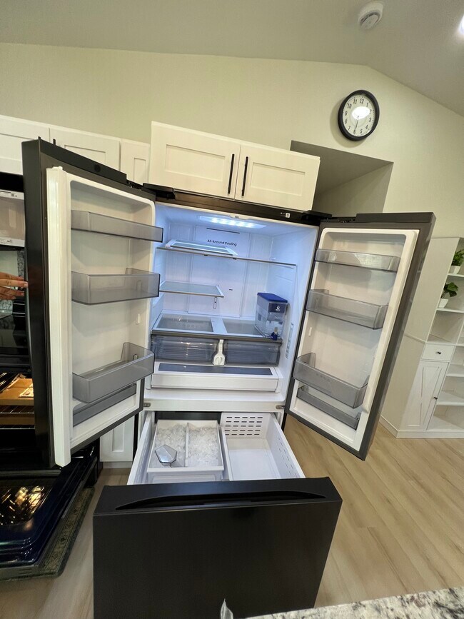 Building Photo - 16-2144-2144 Treefern Dr