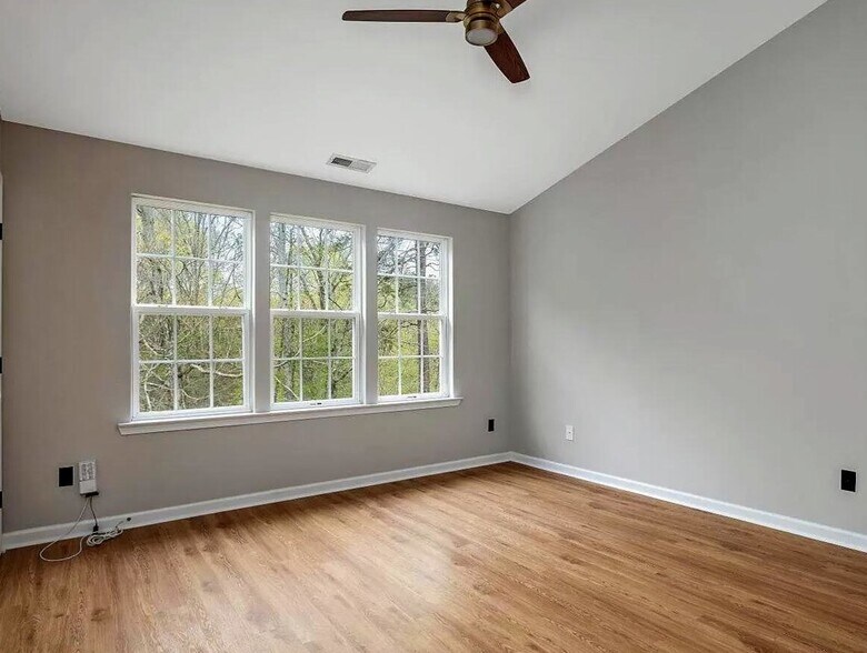 Building Photo - 190 Cedar Elm Rd