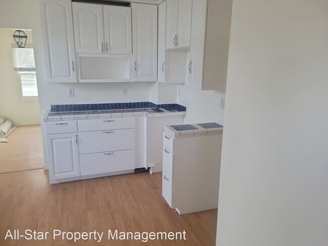 Primary Photo - 3 br, 2 bath House - 318 South Date