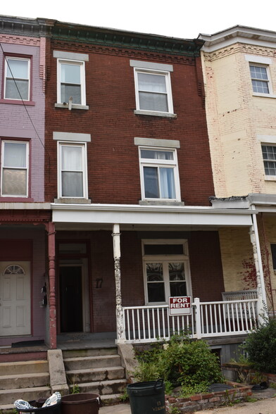 6 BR townhouse - 17 Welsford St