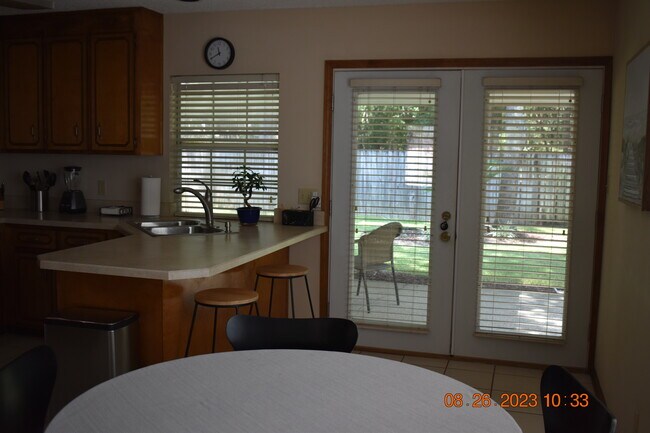 French Doors to outside patio - 3126 Station Ct