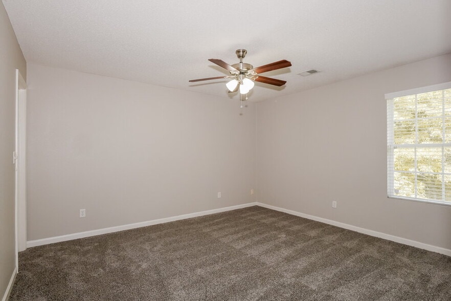 Building Photo - 10060 Nolton Cir