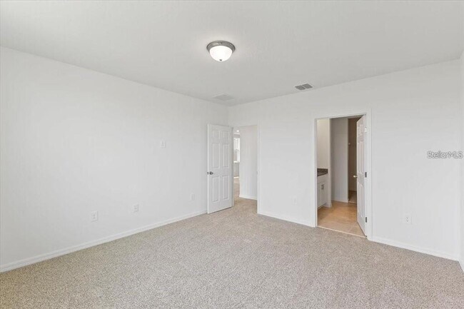 Building Photo - 1361 Current Pl
