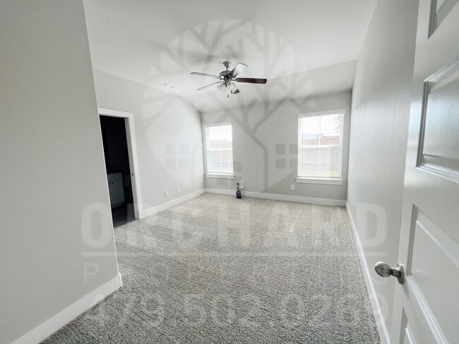Building Photo - 91 E Loveland Loop