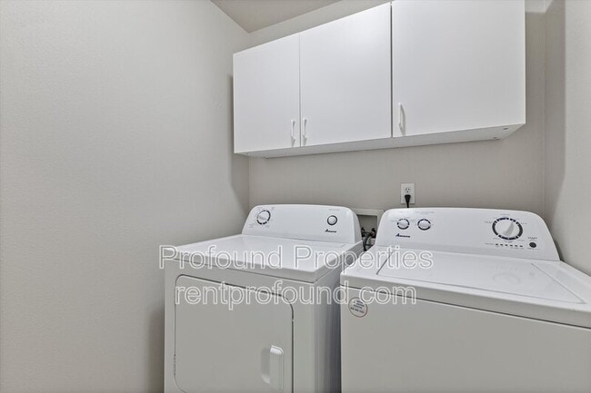 Building Photo - 17634 SW September Ln