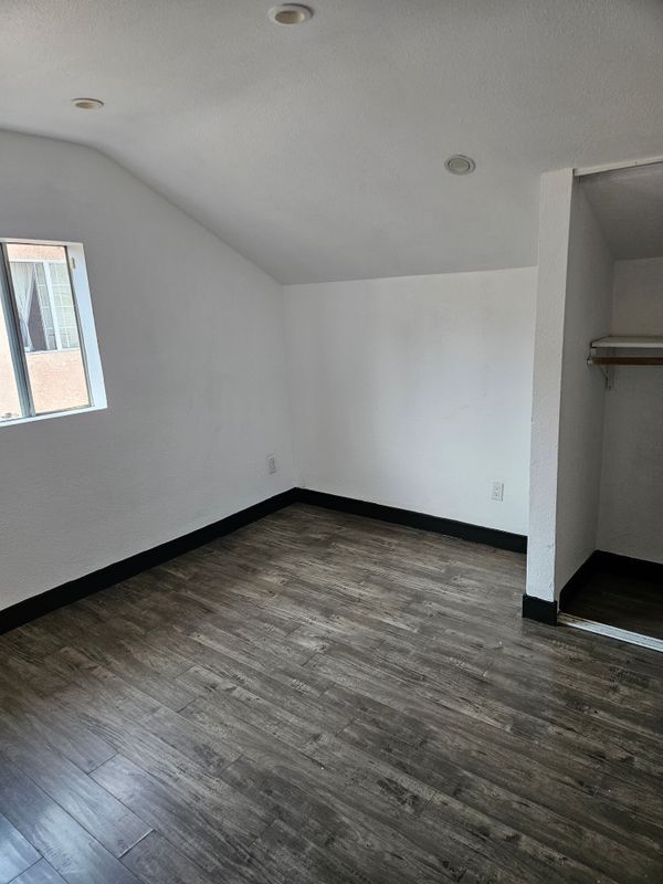 Building Photo - 534 N Berendo St