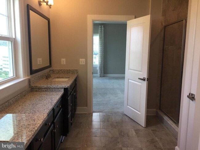 Building Photo - 503 Cliff Ln