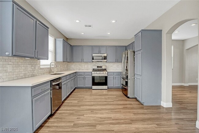 Building Photo - 9676 Grouse Grove Ave