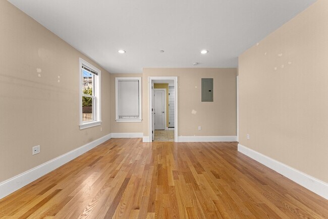 Building Photo - 152-154 Savin Hill Ave