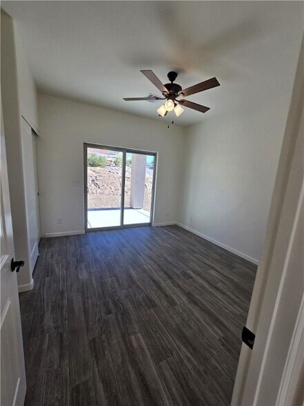 Building Photo - 2561 N Ridge Ave