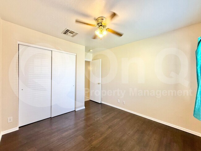 Building Photo - 2321 E Remington Pl