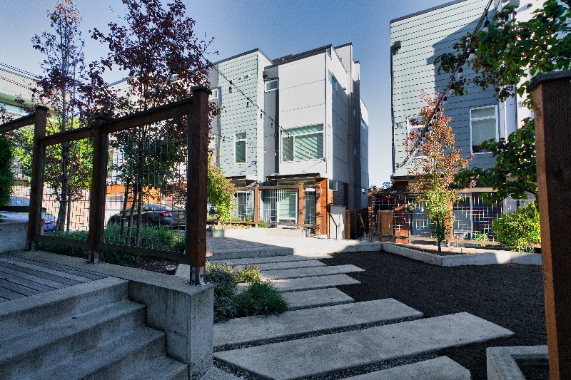 Building Photo - 122 20th Ave