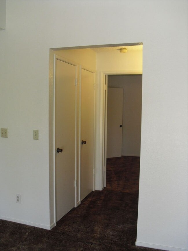 Interior Photo - VINTAGE II APTS