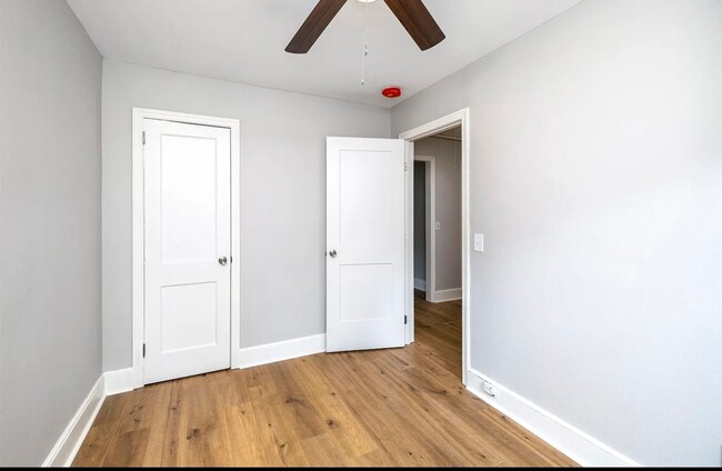 Building Photo - Fully Renovated 3 Bedroom, 1 Bath in the F...