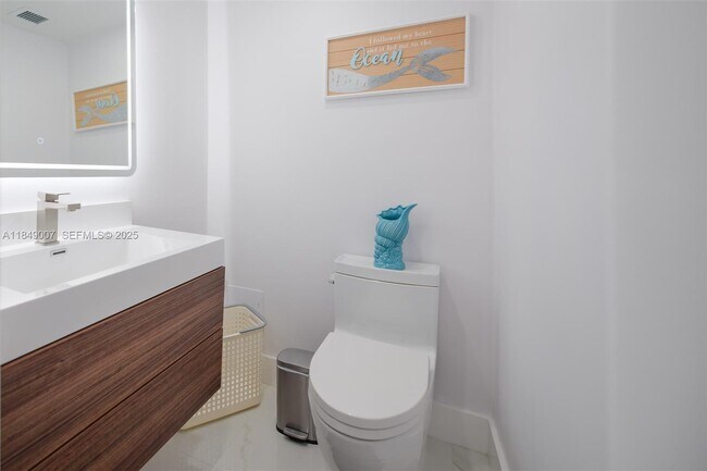 Building Photo - 1950 S Ocean Dr