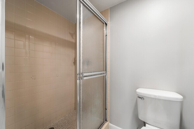 Building Photo - 3636 Whitehall Dr