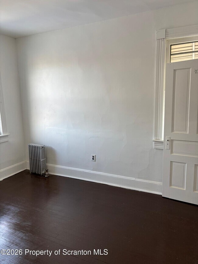 Building Photo - 719 Hemlock St