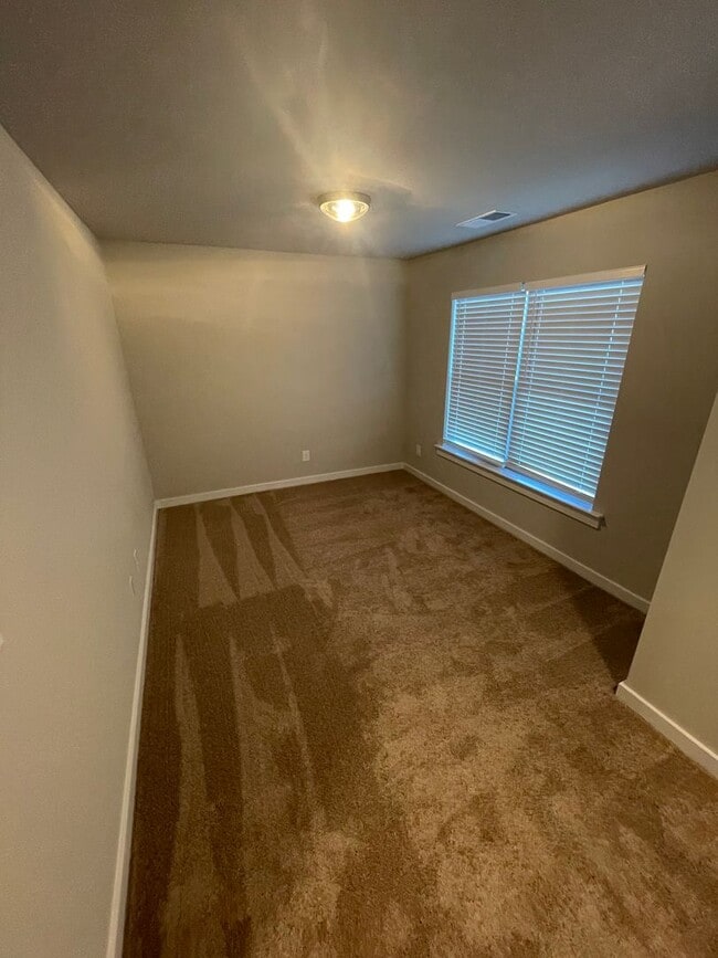 Building Photo - Home for Rent in Weaver, AL!!!  View with 48 Hours Notice!
