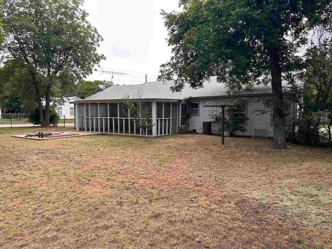Building Photo - 3400 Barrett Pl