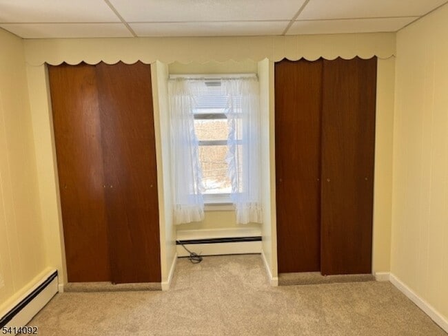 Building Photo - 44 Oak St