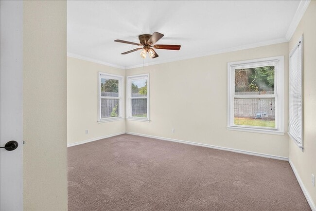 Building Photo - 609 Peerman Pl