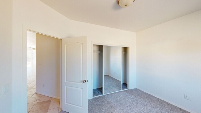 Building Photo - 4-Bed/2.25-Bath with Solar!