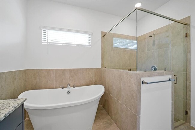 Building Photo - 13315 Campos Dr