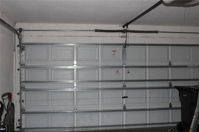 Building Photo - 7840 Carriage Pointe Dr