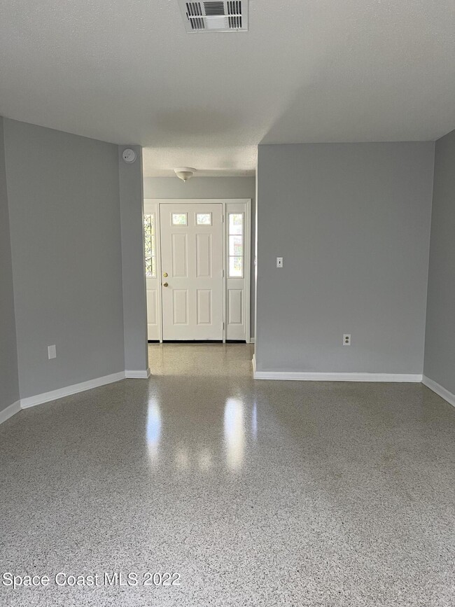 Building Photo - 2643 Cherrywood Ln