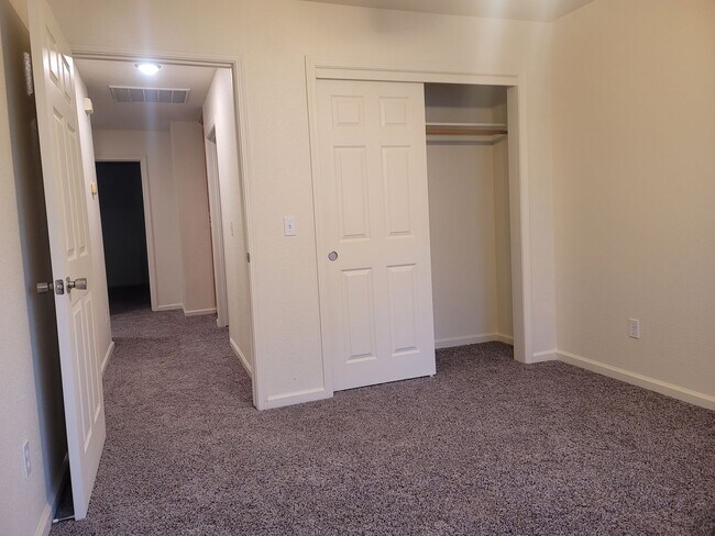 Building Photo - 3637 W Babcock Ct