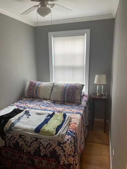 Building Photo - 11 2nd St NE