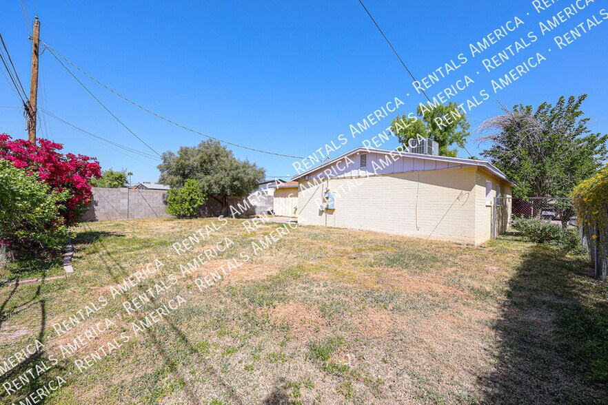 Building Photo - 335 E Papago Dr
