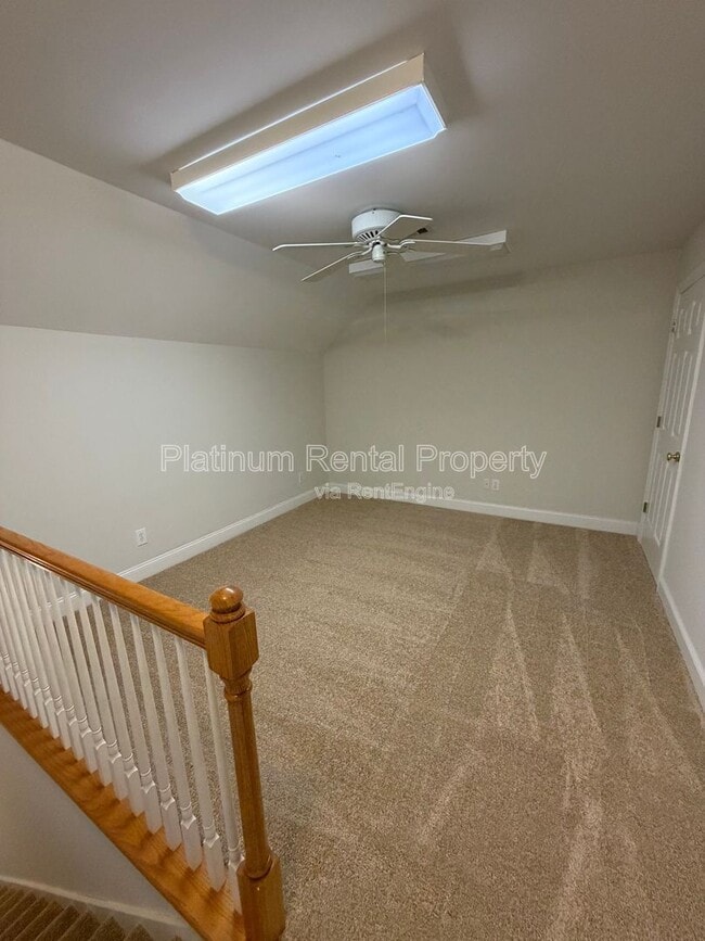 Building Photo - 3440 Alexander Cir