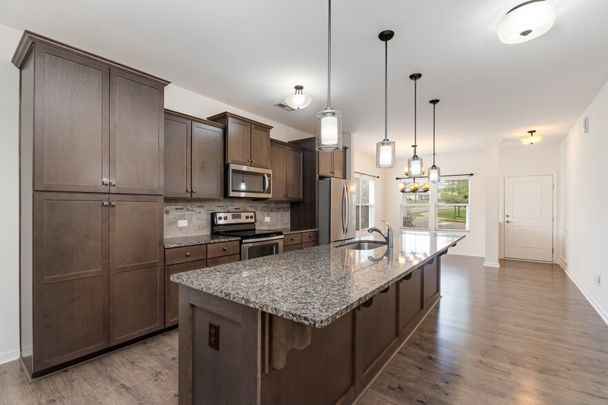 Building Photo - 40163 Crooked Stick Dr