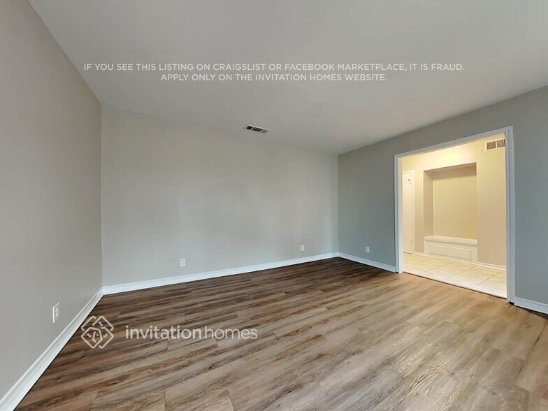 Building Photo - 1605 Comanche Trail