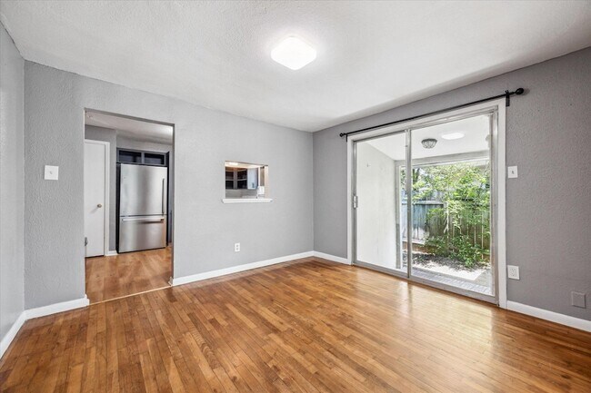 Building Photo - 1102 Cherico St