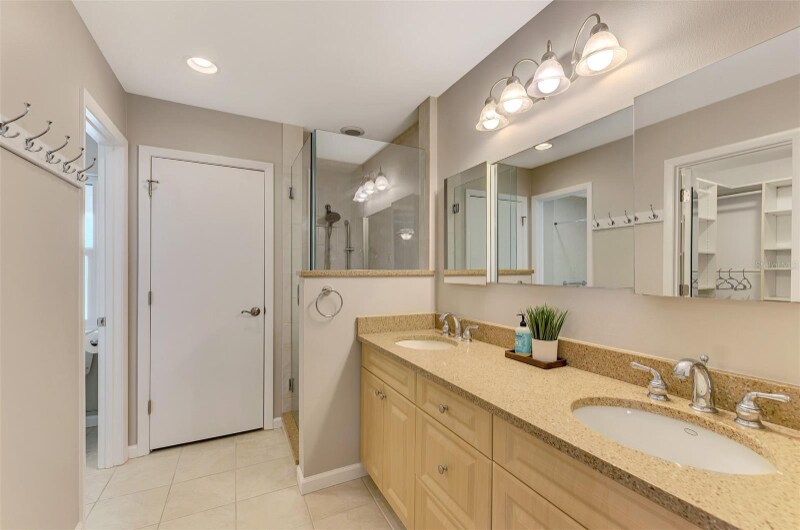 Building Photo - 218 Laurel Hollow Dr