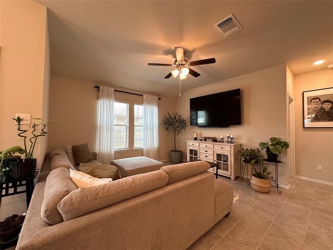 Building Photo - 216 Midas Ln
