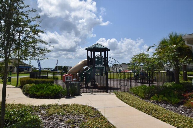 Building Photo - 5215 Mahogany Dr