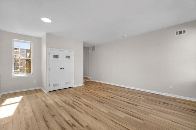 Building Photo - 2027 E Baltimore St