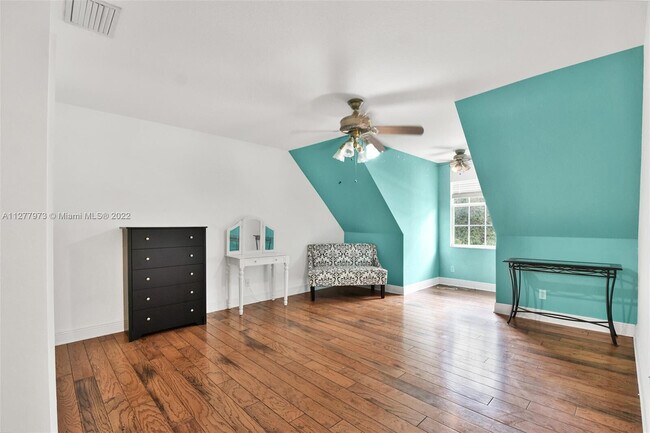 Building Photo - 14425 64th Ct N