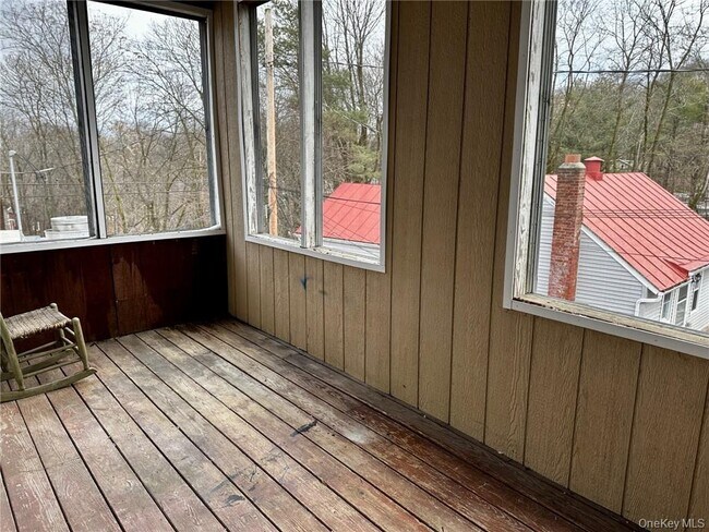 Building Photo - 86 Vineyard Ave